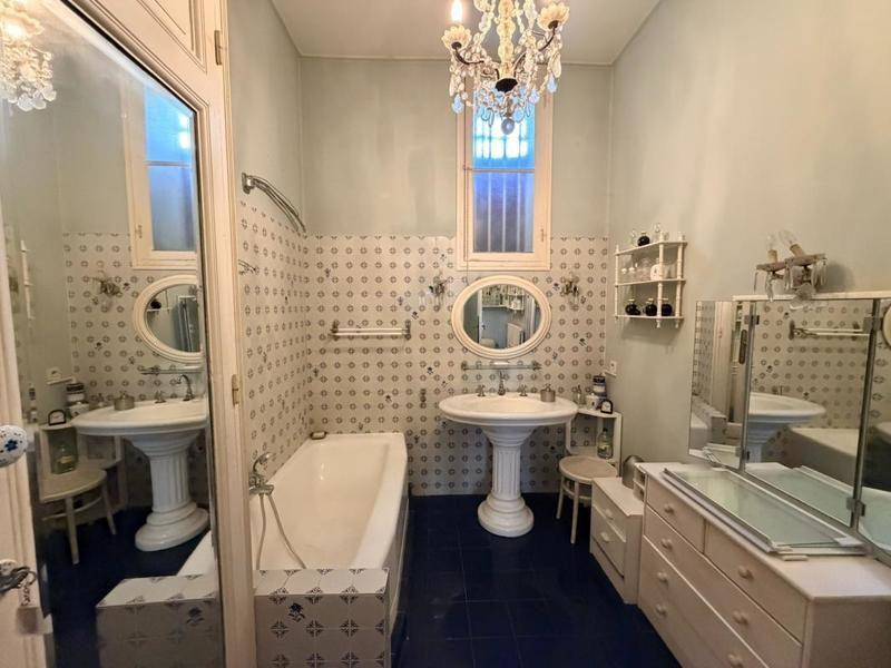 Appartement - 204 m² - 6 pièces