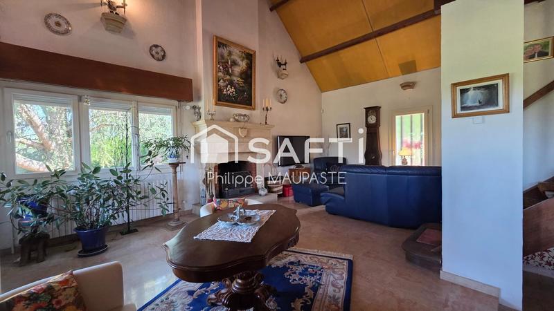 Maison - 180 m² - 7 pièces