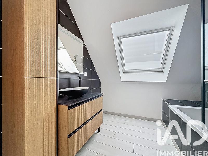 Maison - 93 m² - 4 pièces