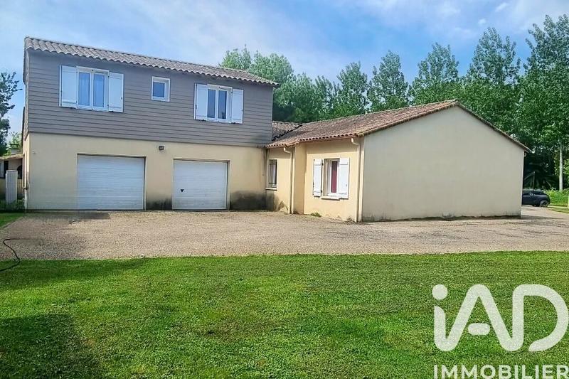 Maison - 238 m² - 8 pièces