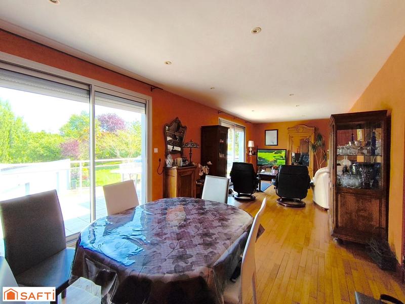 Maison - 159 m² - 7 pièces