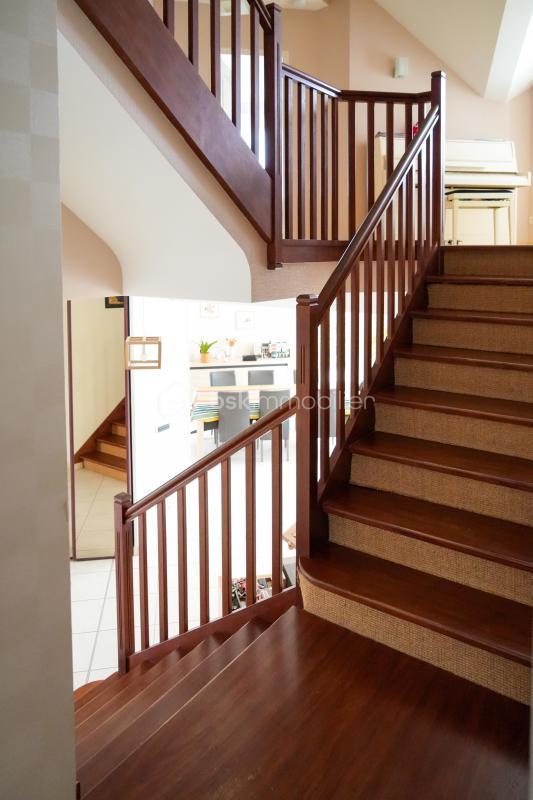 Maison - 230 m² - 9 pièces