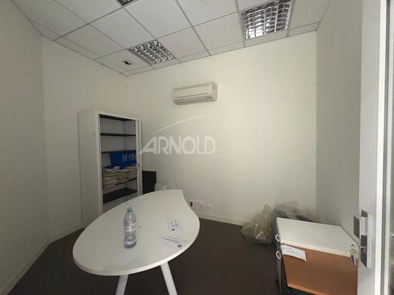 Local commercial - 205 m² - 10 pièces