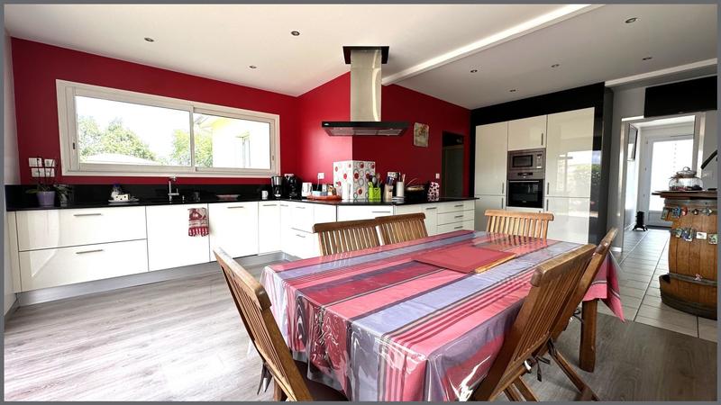 Maison - 185 m² - 7 pièces