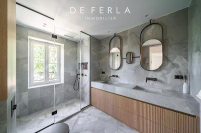 Hôtel particulier - 325 m² - 12 pièces