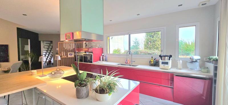 Maison - 200 m² - 5 pièces