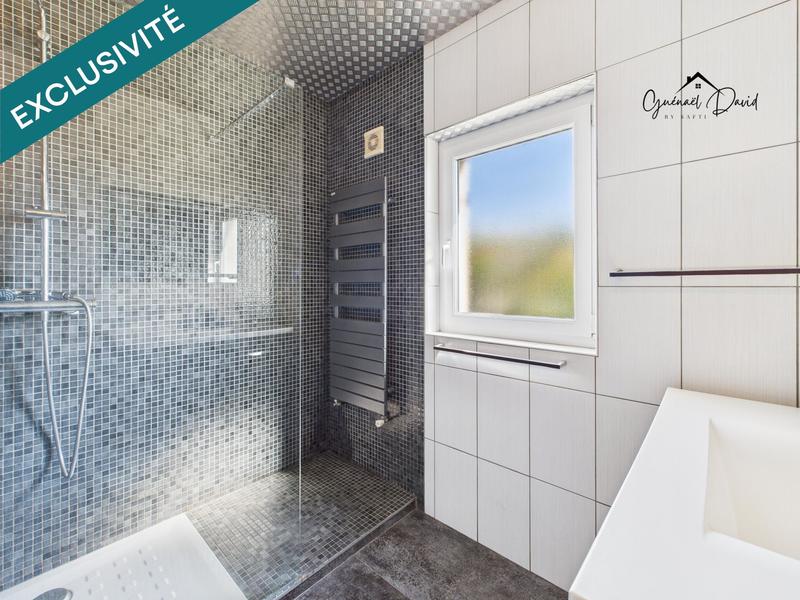 Villa - 214 m² - 9 pièces