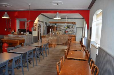 Local commercial - 250 m² - 8 pièces