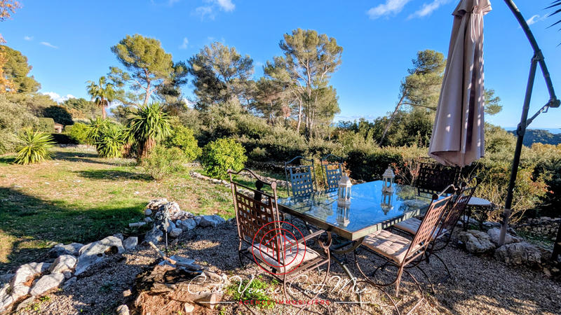 Maison - 272 m² - 9 pièces