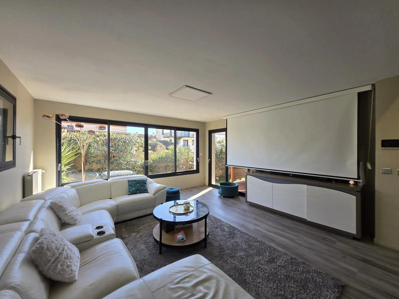 Mas - 536 m² - 16 pièces