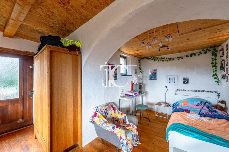 Maison - 275 m² - 11 pièces