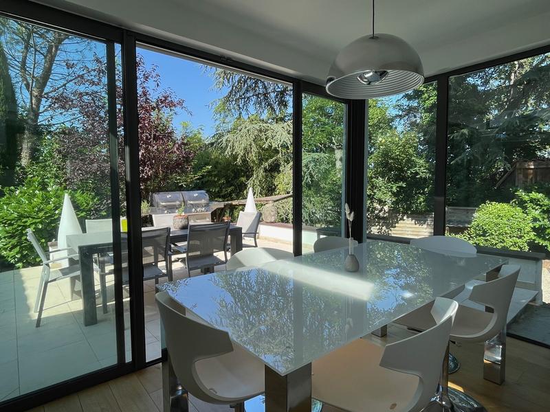 Maison - 250 m² - 7 pièces