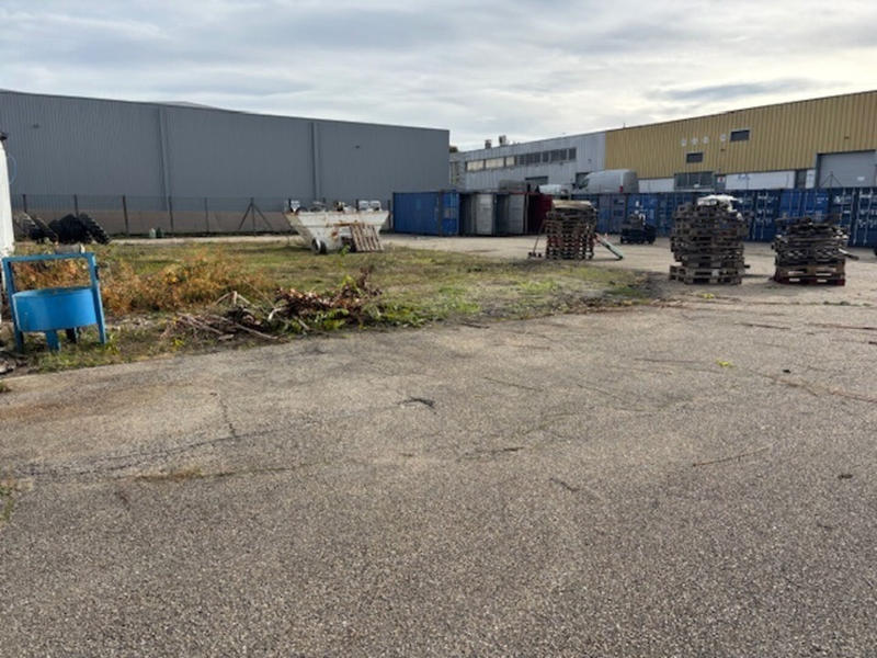 Local d'activité / Entrepôt - 1 100 m²