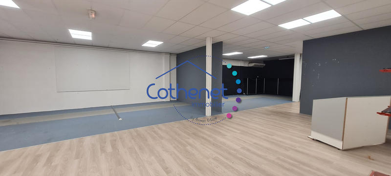 Local commercial - 2 146 m²