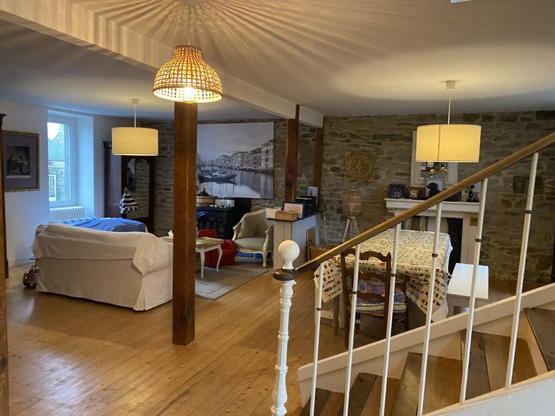 Maison - 221 m² - 9 pièces