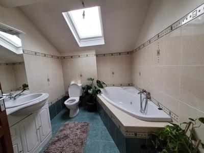 Maison - 152 m² - 6 pièces