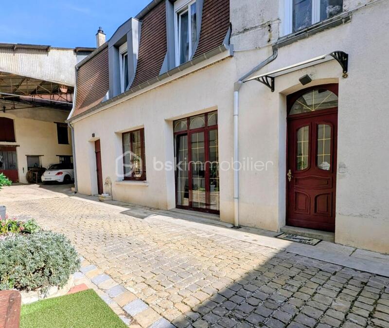 Propriété - 173 m² - 6 pièces