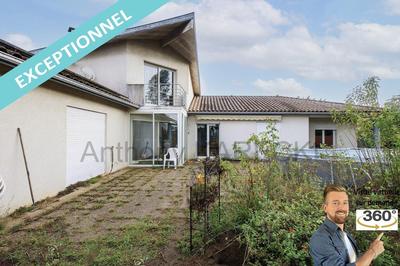 Maison - 210 m² - 6 pièces