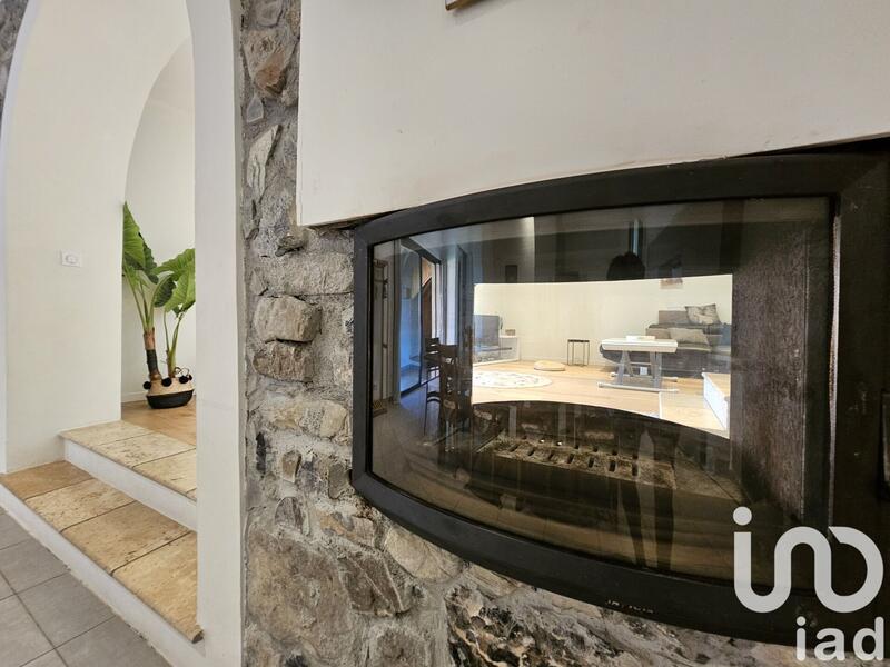 Maison - 286 m² - 12 pièces