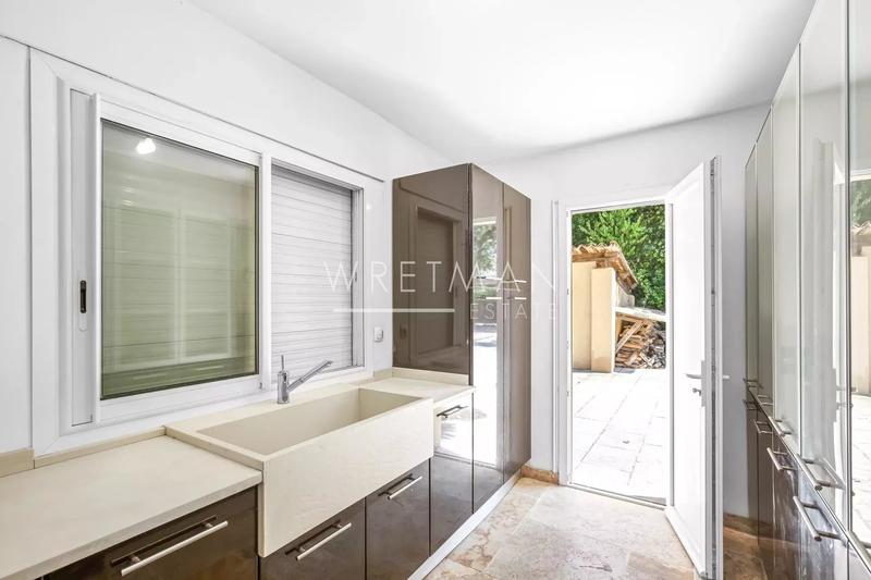 Villa - 430 m² - 9 pièces