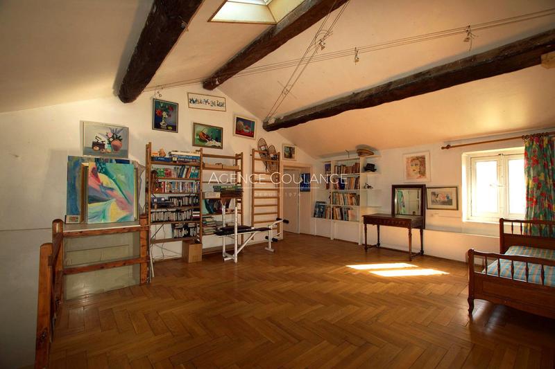 Maison - 244 m² - 8 pièces