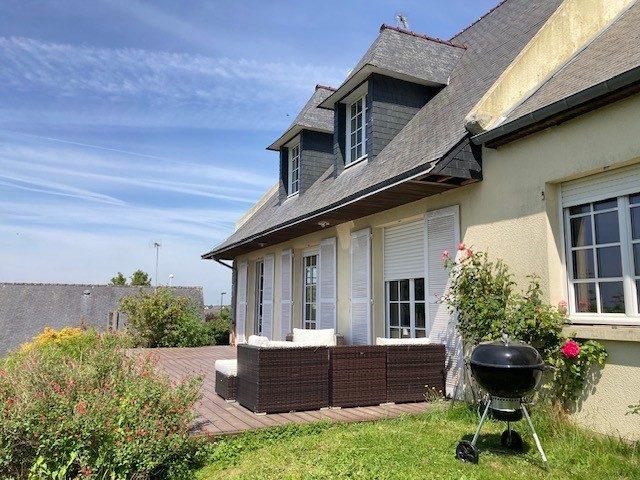 Maison - 170 m² - 8 pièces