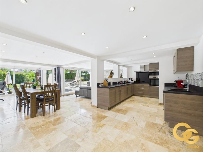 Maison - 194 m² - 7 pièces