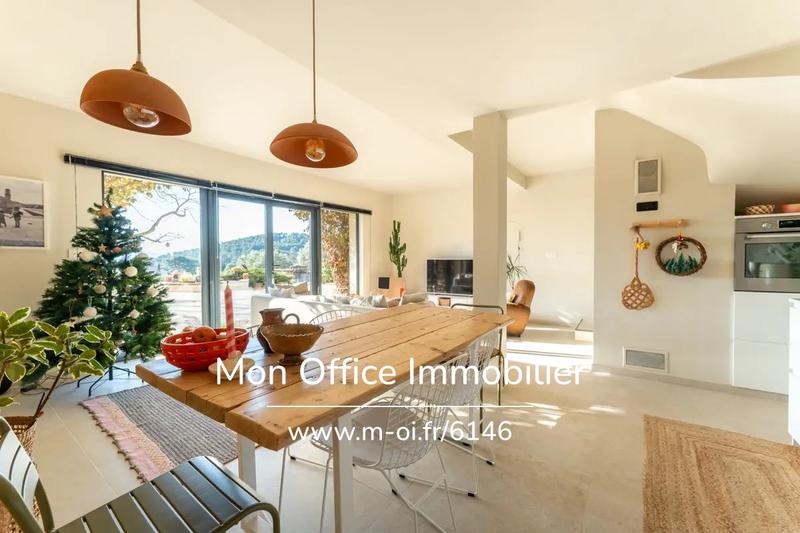 Maison - 330 m² - 10 pièces