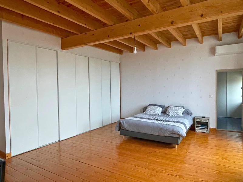 Maison - 238 m² - 4 pièces