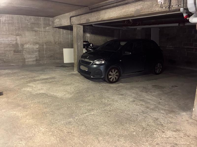Parking / Garage - 11 m²