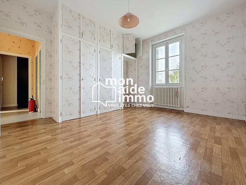 Maison - 240 m² - 9 pièces