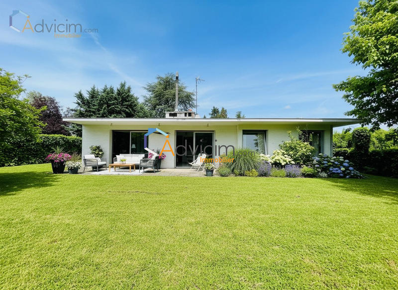 Maison contemporaine - 231 m² - 5 pièces