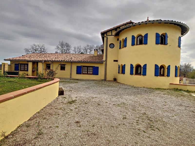 Maison de maîtres - 300 m² - 7 pièces