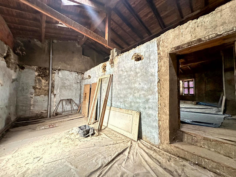 Maison - 218 m² - 9 pièces