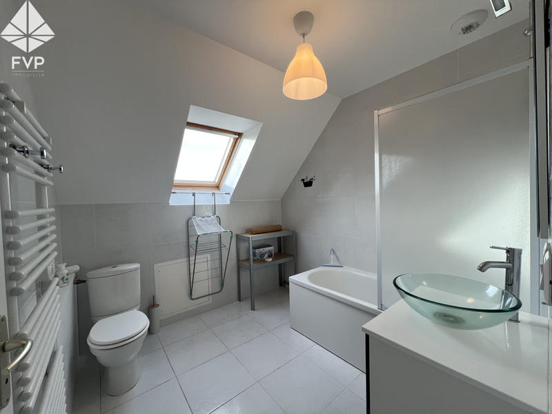 Maison - 104 m² - 5 pièces