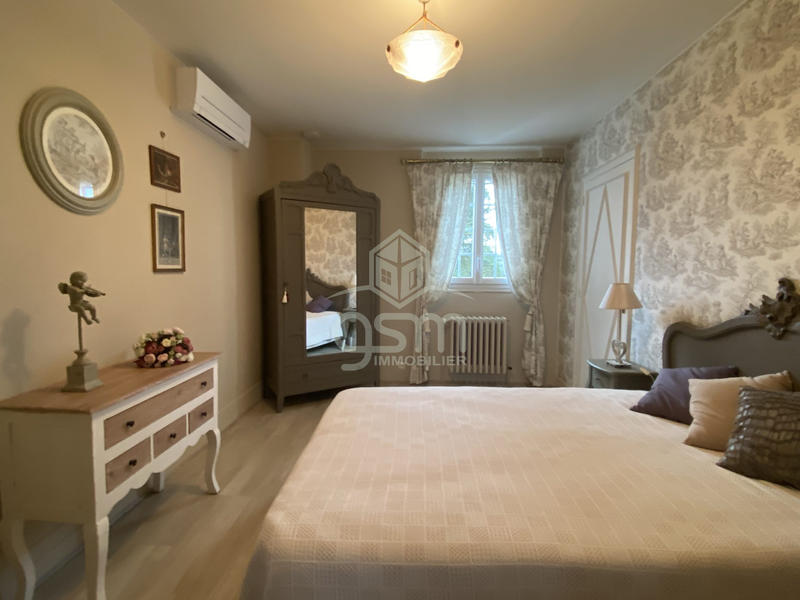 Maison - 280 m² - 7 pièces