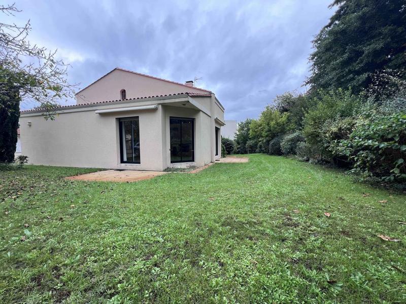 Maison - 180 m² - 5 pièces