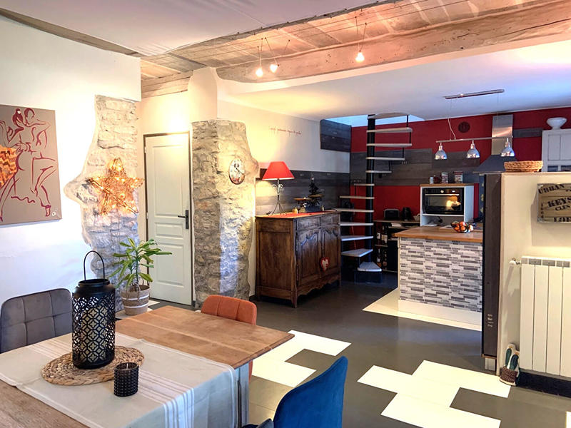 Maison - 175 m² - 9 pièces