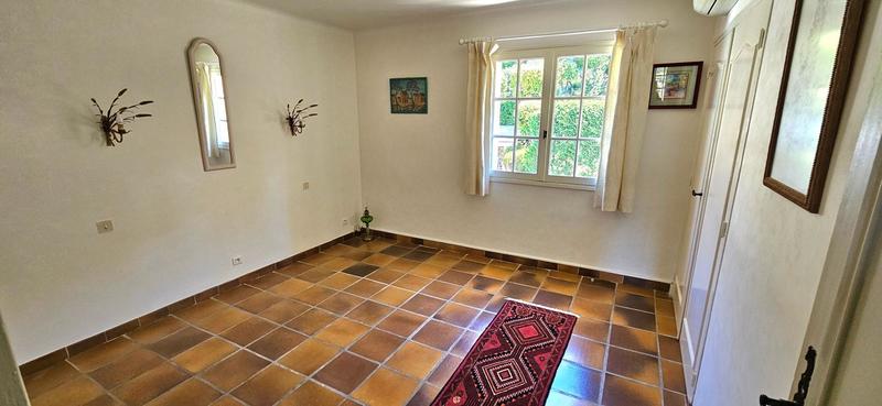 Maison - 242 m² - 7 pièces