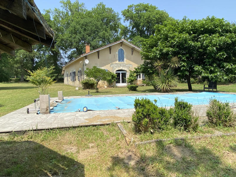 Maison - 280 m² - 7 pièces