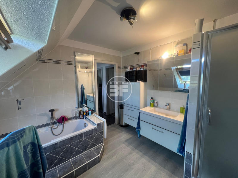 Maison - 102 m² - 5 pièces