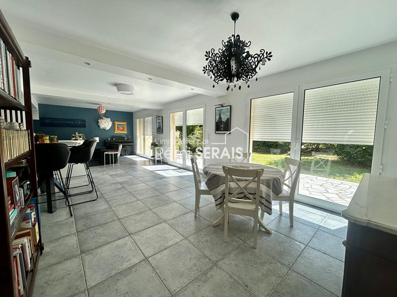 Maison - 186 m² - 6 pièces