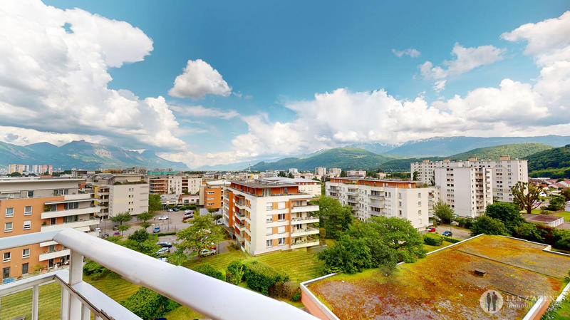 Appartement - 97 m² - 5 pièces