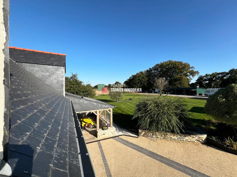 Maison - 210 m² - 8 pièces