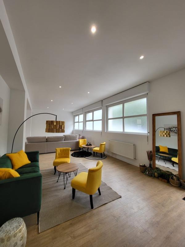 Loft - 173 m² - 8 pièces