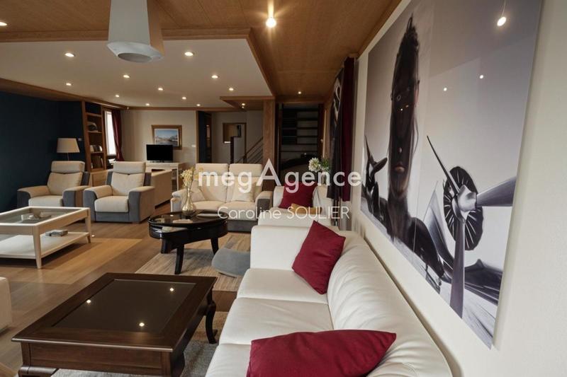 Maison - 190 m² - 6 pièces