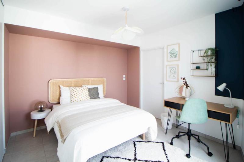 Chambre - 10 m² - 5 pièces