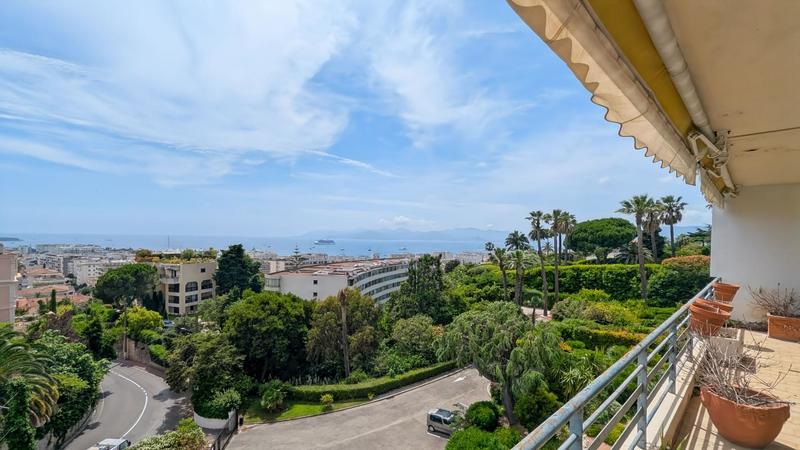 Appartement - 98 m² - 3 pièces