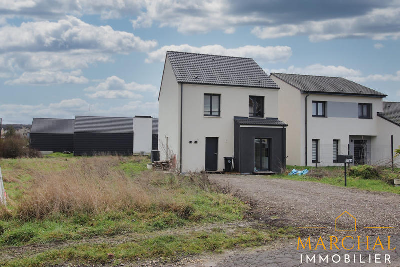 Maison - 98 m² - 5 pièces