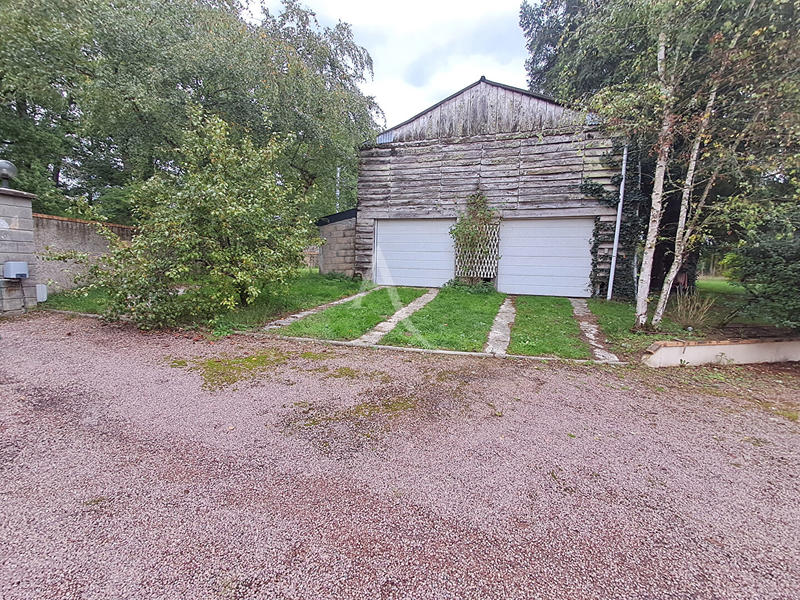 Maison - 305 m² - 10 pièces